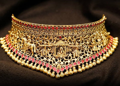 Jaw dropping gold chokers that carry a story from history!