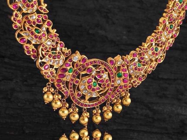 20 Signature Antique Necklace Designs You Can't Miss