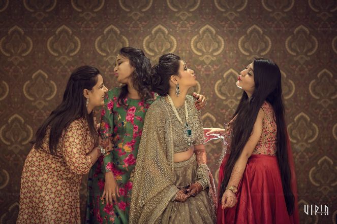 5 Ways To Make Your Friends Feel Included In Your Celebrations