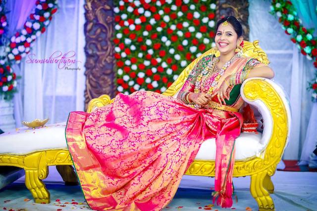 A Lovely Engagement That's A Combination Of Elegance & Class