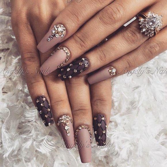 Stunning nail art for brides and bridesmaids this season!