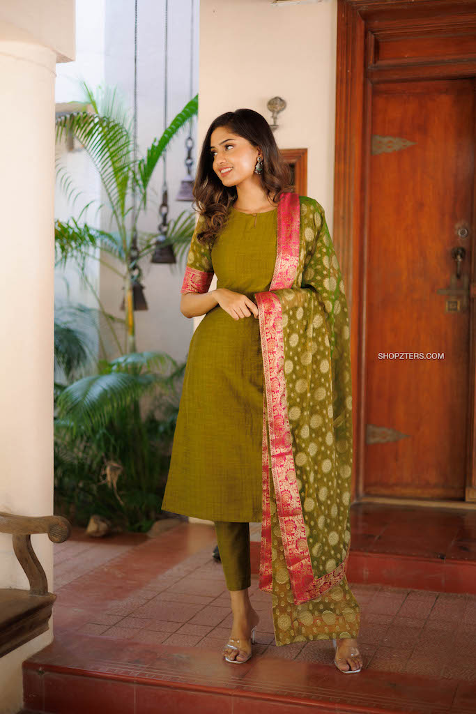Green Chanderi Kurta Set With Printed Dupatta