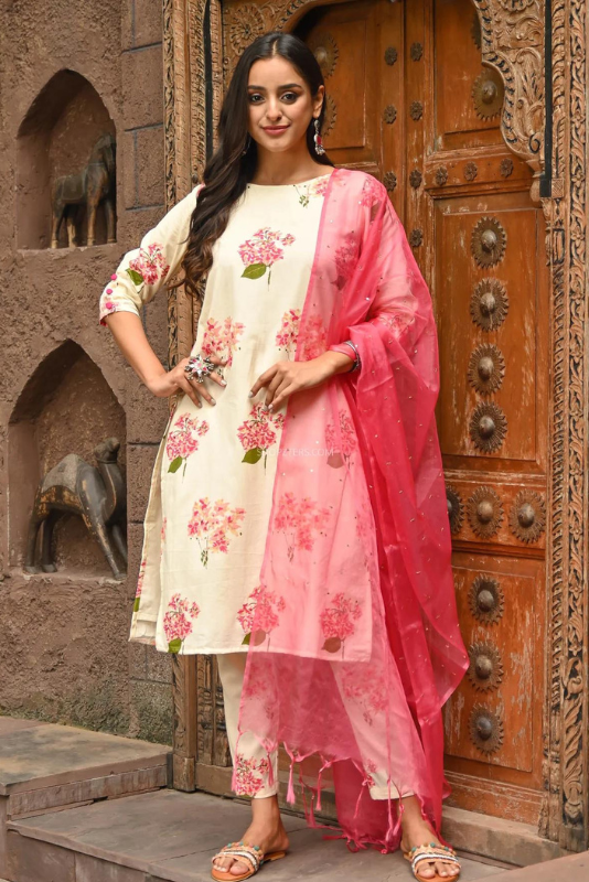 Off-white & Pink Floral Printed Kurta Set