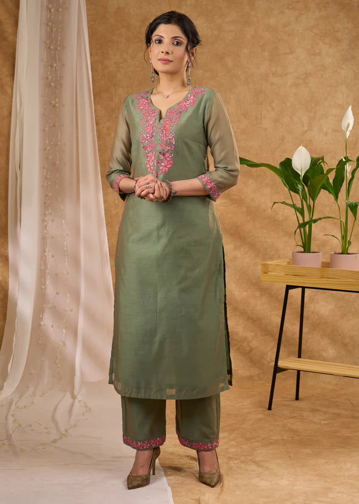 Elegant Fern Green Chanderi Kurta with Pants &amp; Intricate Appliqué Work (Dupatta Optional)