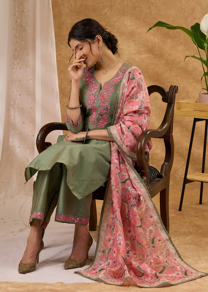 Elegant Fern Green Chanderi Kurta with Pants &amp; Intricate Appliqué Work (Dupatta Optional)