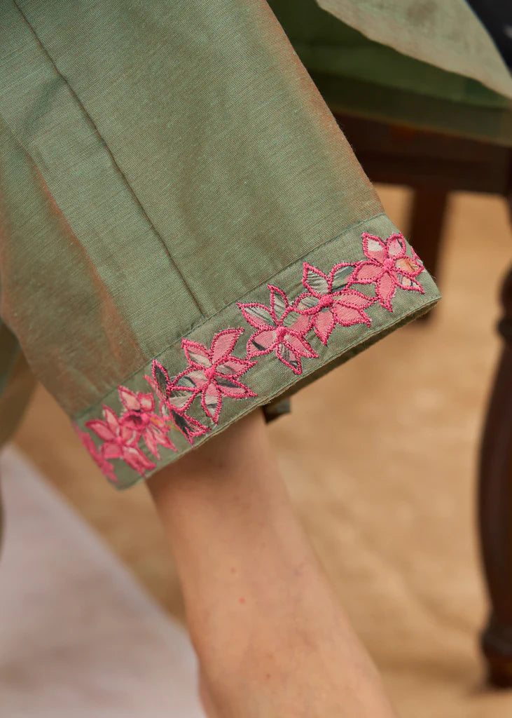 Elegant Fern Green Chanderi Kurta with Pants &amp; Intricate Appliqué Work (Dupatta Optional)