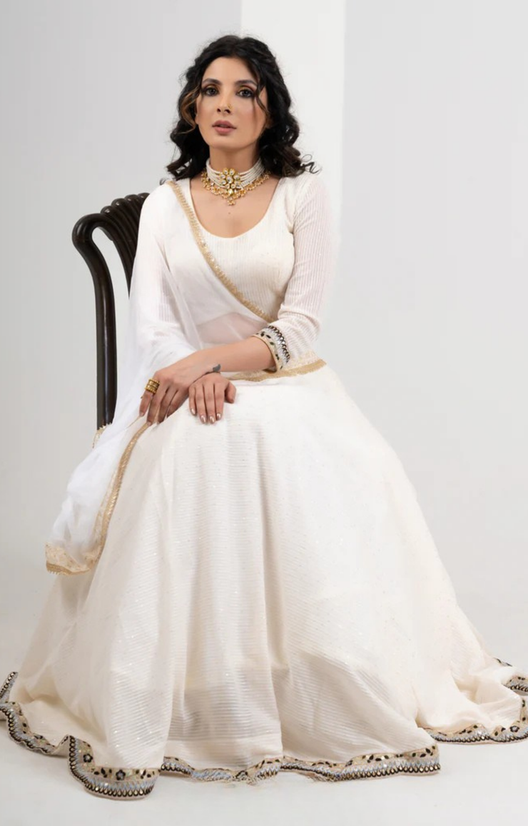 Exclusive Classy White Embroidered Georgette Lehnga with Chiffon Dupatta