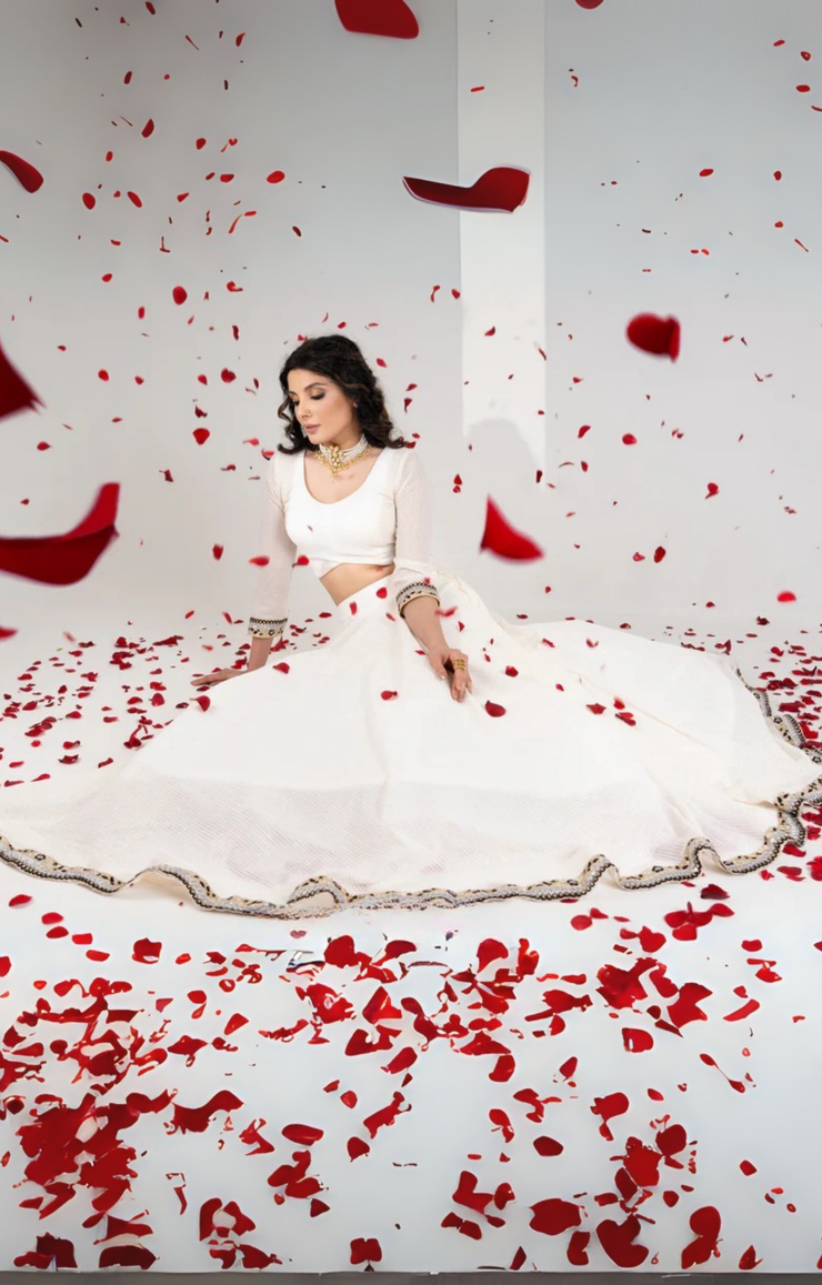 Exclusive Classy White Embroidered Georgette Lehnga with Chiffon Dupatta