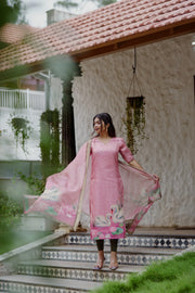 This beautiful pink kurta with  Kota dupatta