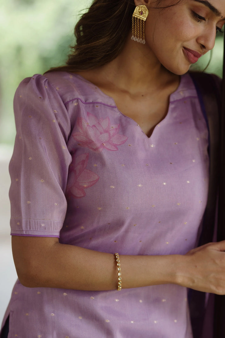 This beautiful lavender kurta with Kota dupatta