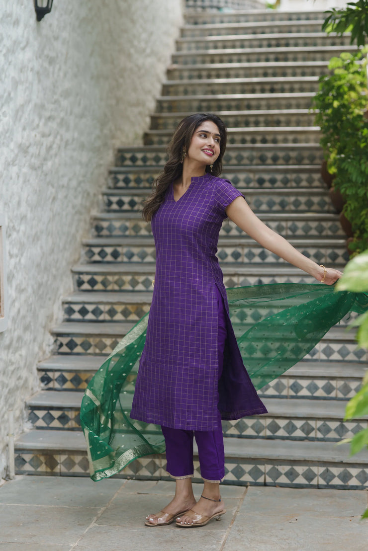 A beautiful violet   checkered kurta set in dupion silk