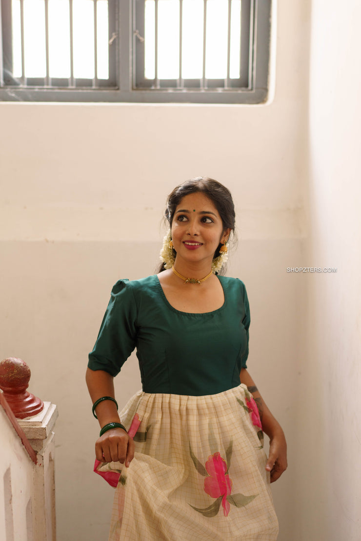 Fashion News | Onam 2020: Why Do Kerala Women Wear Traditional White and  Gold Kasavu Saris? | 👗 LatestLY