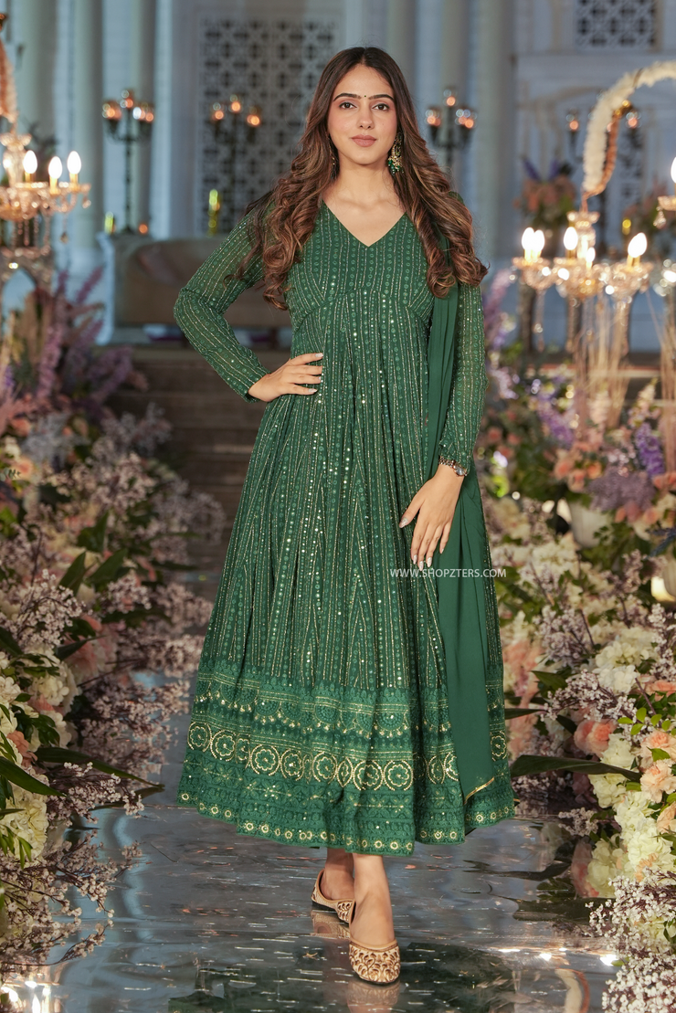 Elegant suit set for women, featuring a Malachite Green Georgette design, perfect for enhancing your wardrobe.