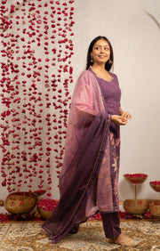 Zaribaag Pan Kalamkari Kurta Set In Dark Onion