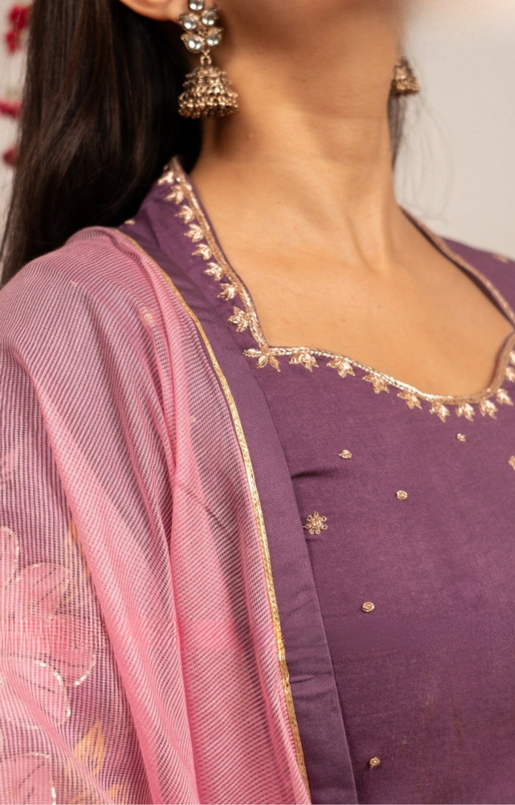 Zaribaag Pan Kalamkari Kurta Set In Dark Onion