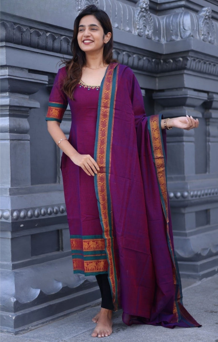 Bhavya Kurta set In Magenta