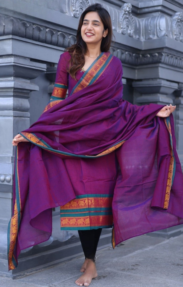 Bhavya Kurta set In Magenta