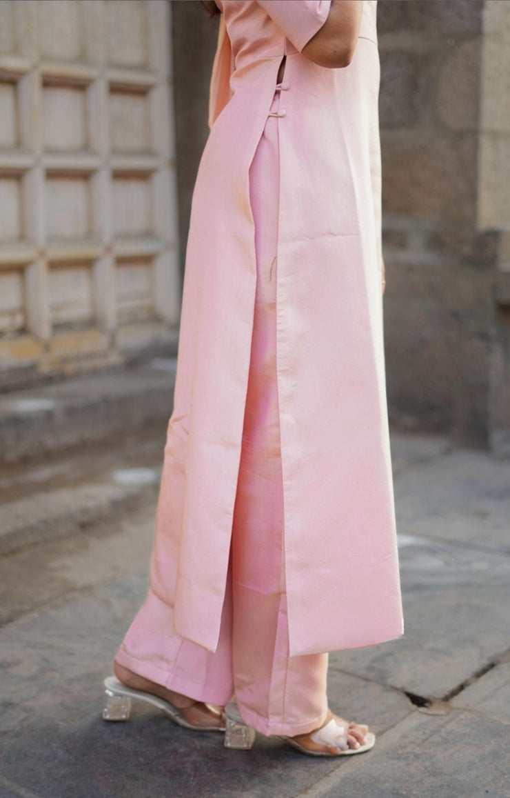 Noor Jadau Kurta Set In Peach