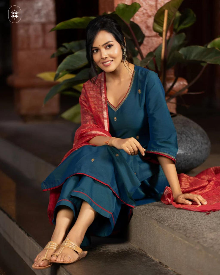 Draped in a stunning teal kurta set ( Dupatta Optional)