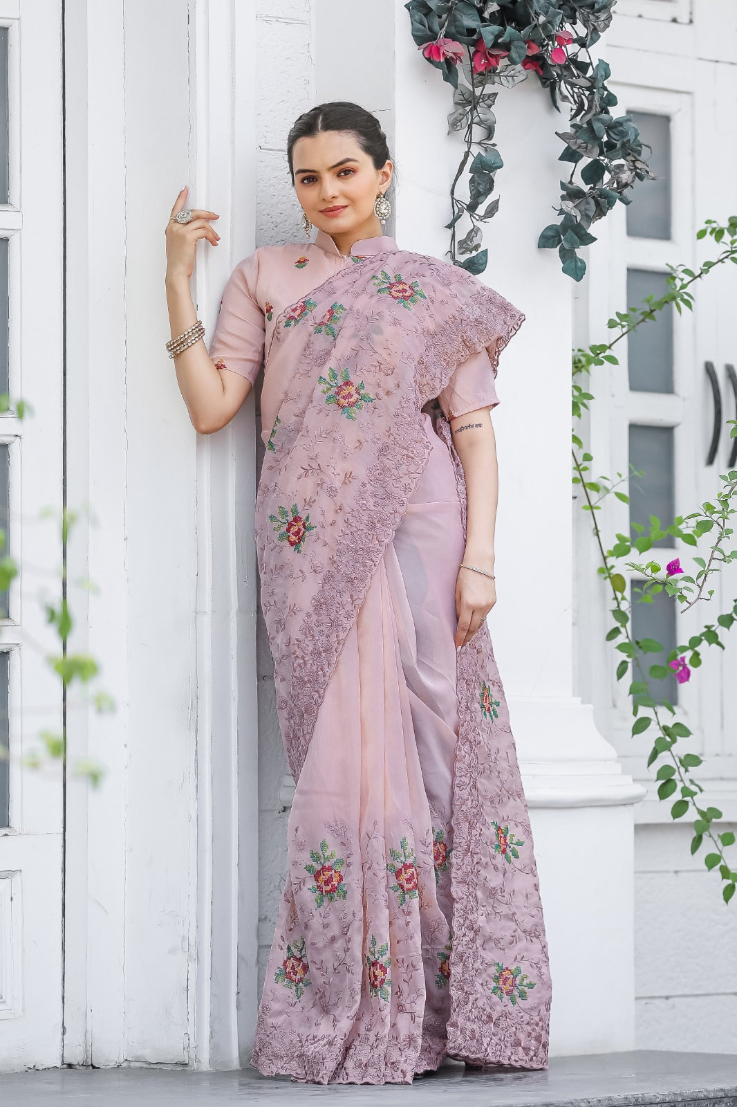 Women's Peach Chiffon Saree