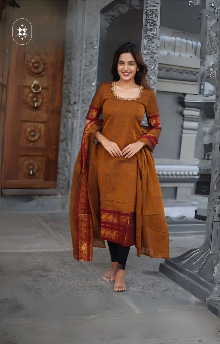 Bhavya Kurta set In Magenta