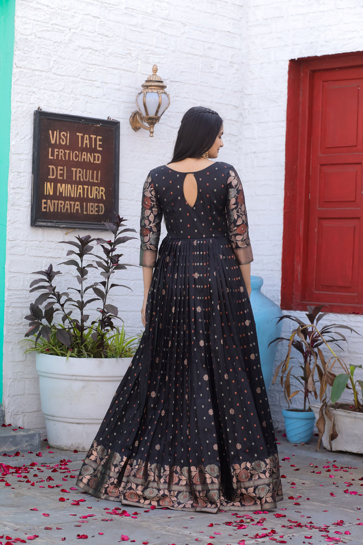 Boat Neck And Banarasi Zari Weaving Ethnic Gown