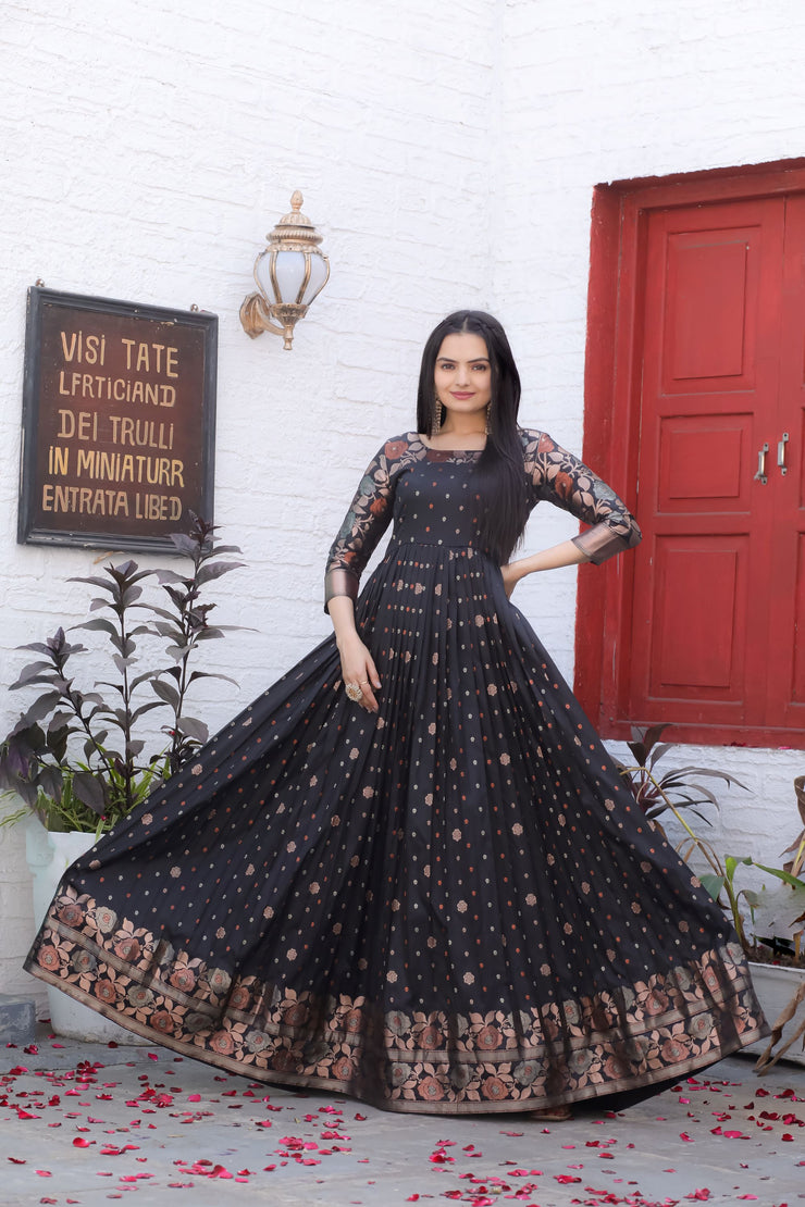 Boat Neck And Banarasi Zari Weaving Ethnic Gown