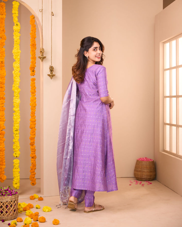 Kani Lilac Silk Suit Set With Tissue Handloom Dupatta