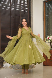 Green Organza Suit Set With Scallop Duppatta