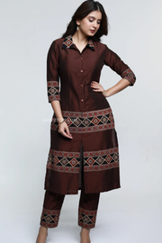 Women's traditional wear redefined with our cotton silk kurta set, ideal for cultural celebrations.