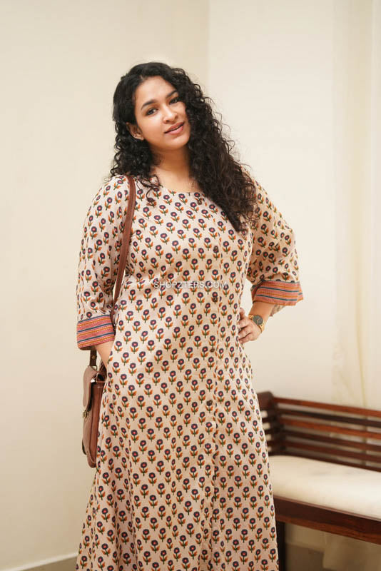 Share 154+ parallel pants with kurti