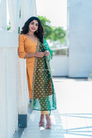 Yellow Raw Silk Brocade Kurti With Green Organza Dupatta