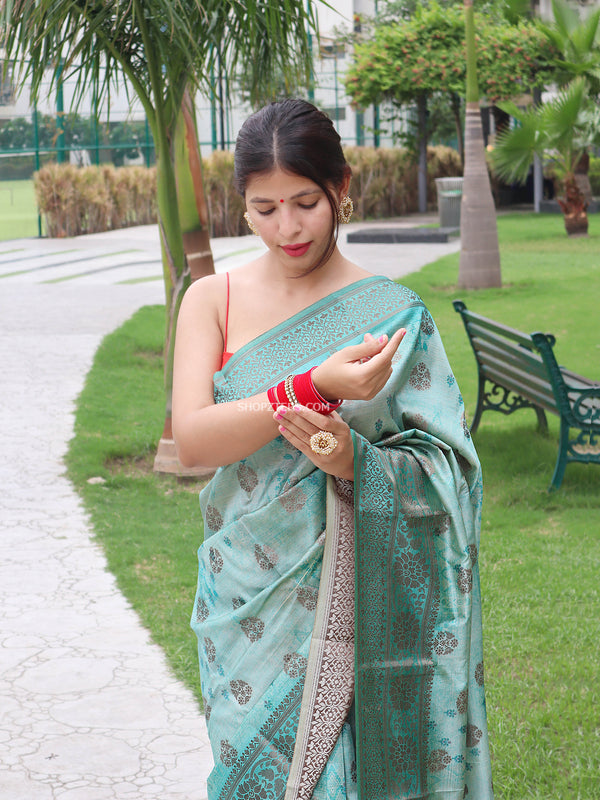 Banarasi Silk Saree With Woven Motifs