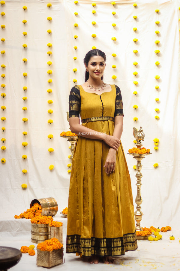 Splendid Georgette Base Yellow Belted Gown With Koti And Attached Dupatta –  Kaleendi