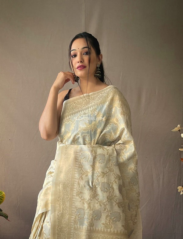 Linen Silk Saree With Gold and Silver Zari Weaves