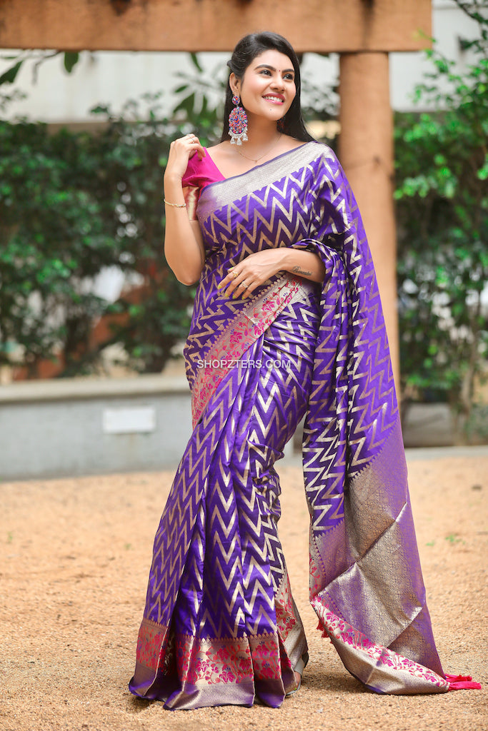 Banarasi ZigZag Saree With Gold Zari Border