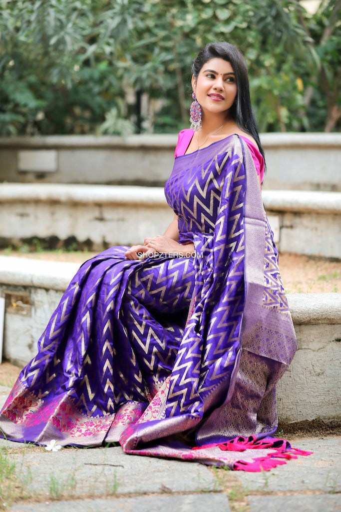 Banarasi ZigZag Saree With Gold Zari Border