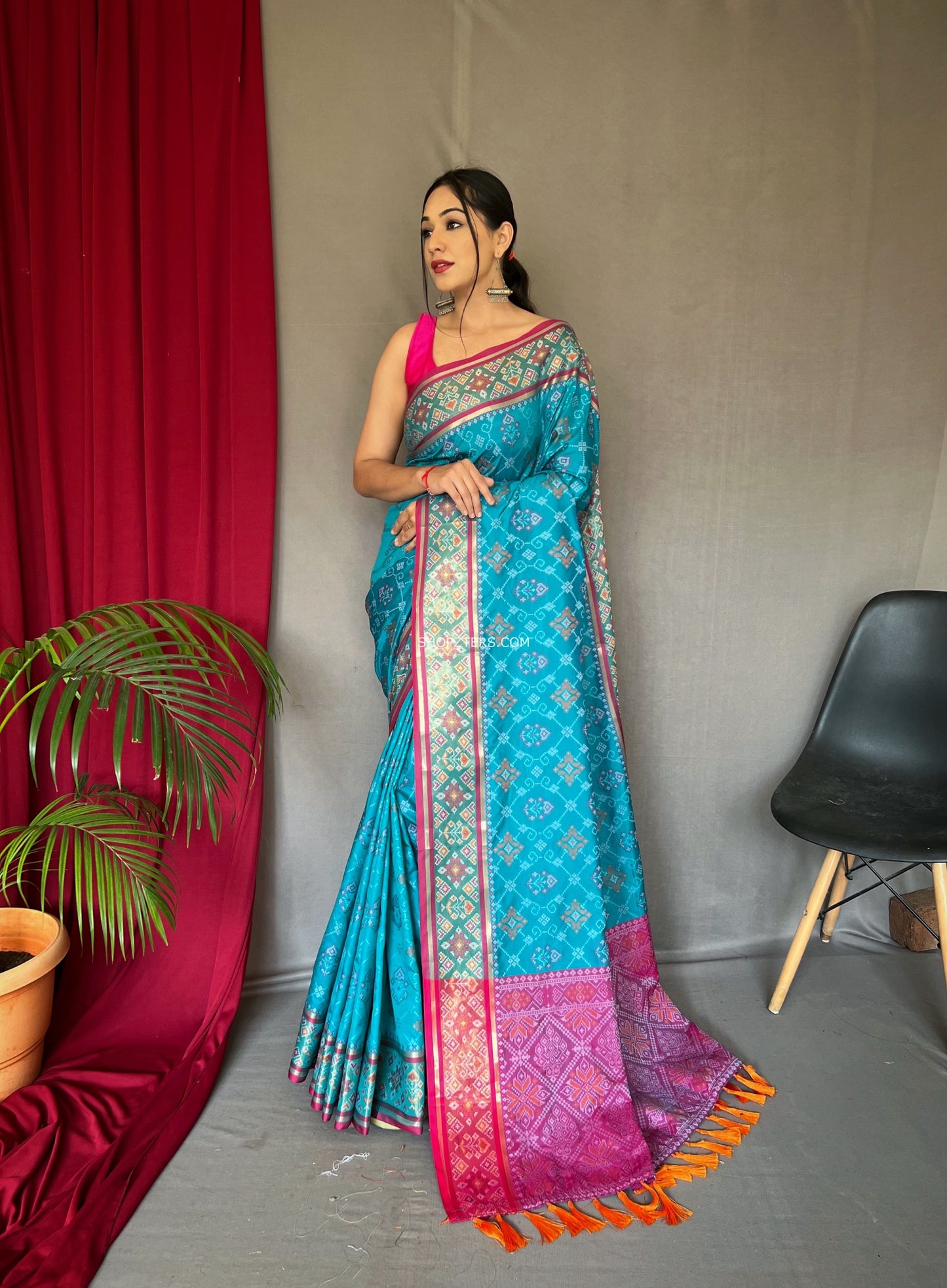 Patola Contrast Woven Silk Saree