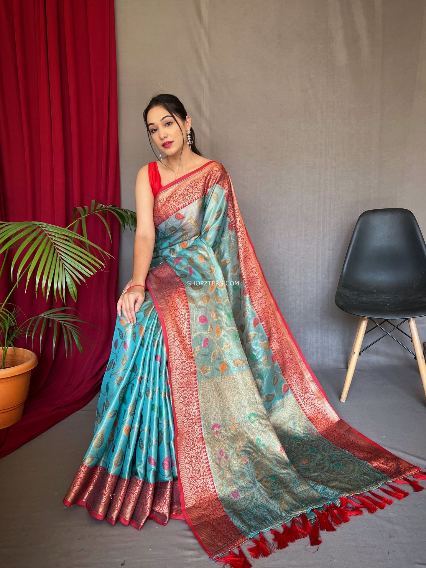 Kanjeevaram Silk Saree With Jaal Weaves